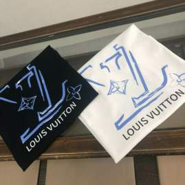 Picture of Louis Vuitton T Shirts Short _SKULVXS-LmptxL01046848